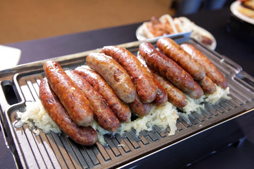 There's nothing like a freshly grilled Midwestern bratwurst.