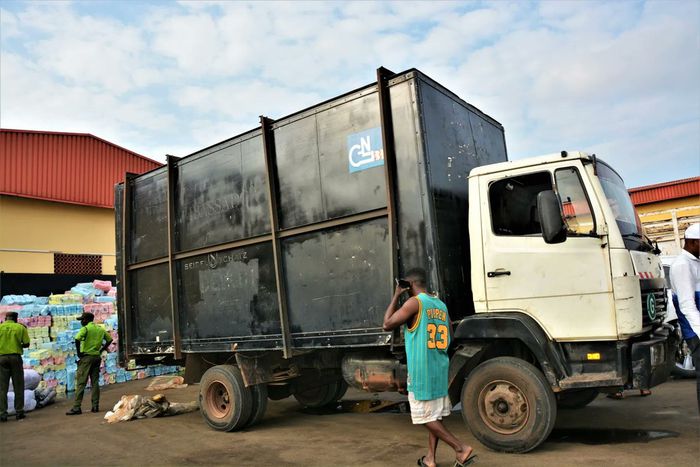 Lagos govt intercepts truckload of banned styrofoam packs worth over ₦2m [X:@LAGESCOfficial]