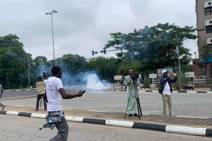 Police fire tear gas at protesters in Kano. [Sahara Reporters]