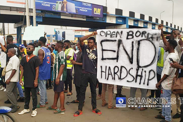 Protesters lament high cost of living in Nigeria in the Mokola area of Ibadan, the Oyo State capital on Monday, February 19, 2024 [Channels TV]