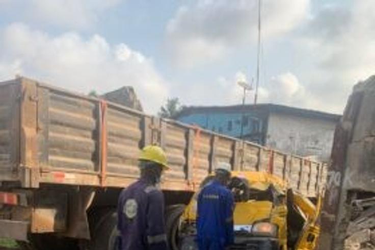 Reckless driver kills colleague in Lagos as truck collides with minibus [NAN]