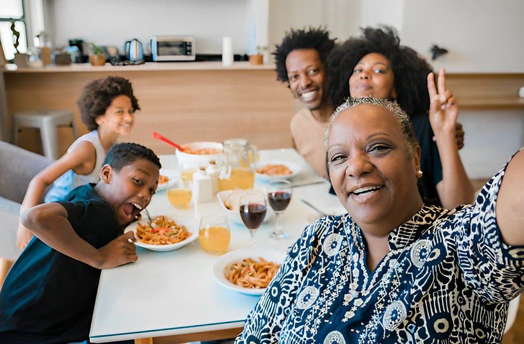 Africans live in modern apartments [Medium]