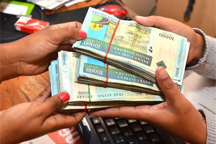 [DILLAN TOURS MADAGASCA]