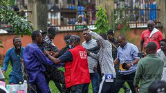 EFCC arrests suspected vote-buyers at polling unit as Edo election gets underway [Sodiq Adelakun/Channels TV.]