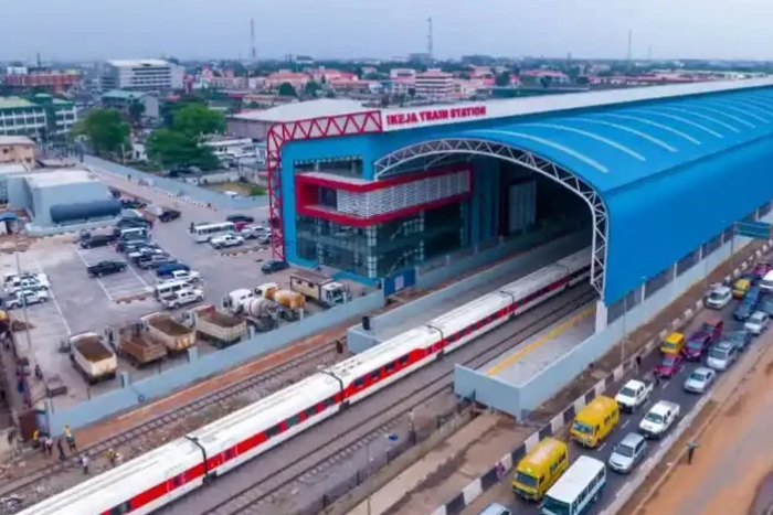 LASG diverts traffic for pedestrian bridge demolition in Ikeja [TheCable]