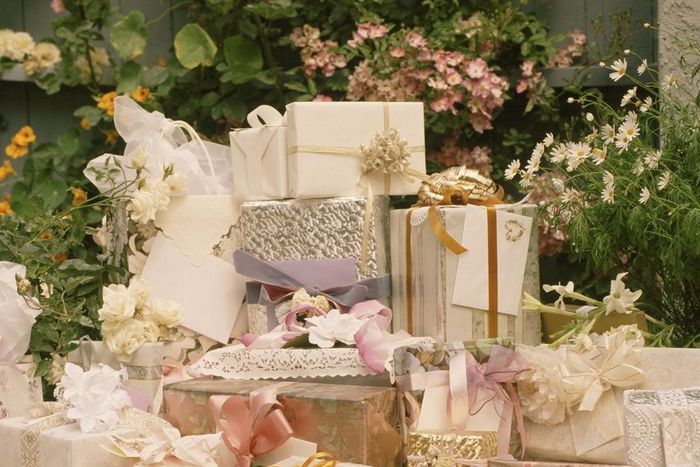 ___8106376___2018___3___13___8___Wedding+gifts