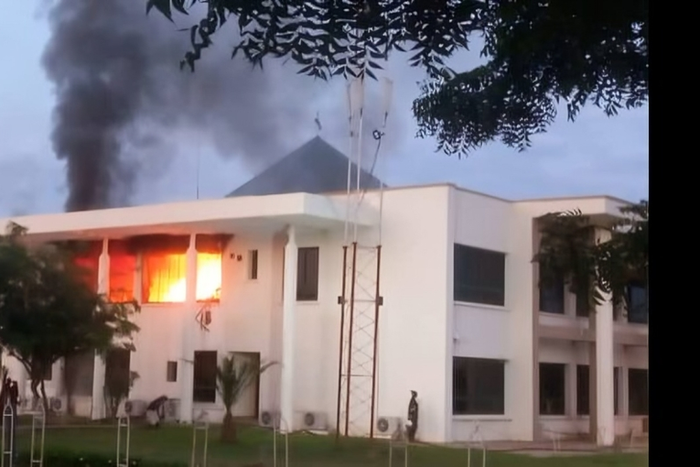 Image of the fire incident at the Katsina State governor's house. [The Nigerian Tribune]