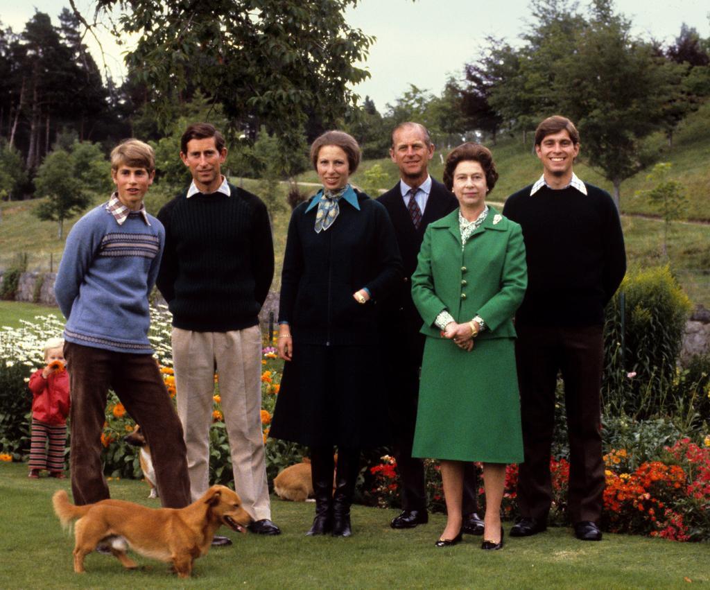 1979: They selected a more posed family photo for their Christmas card in 1979.