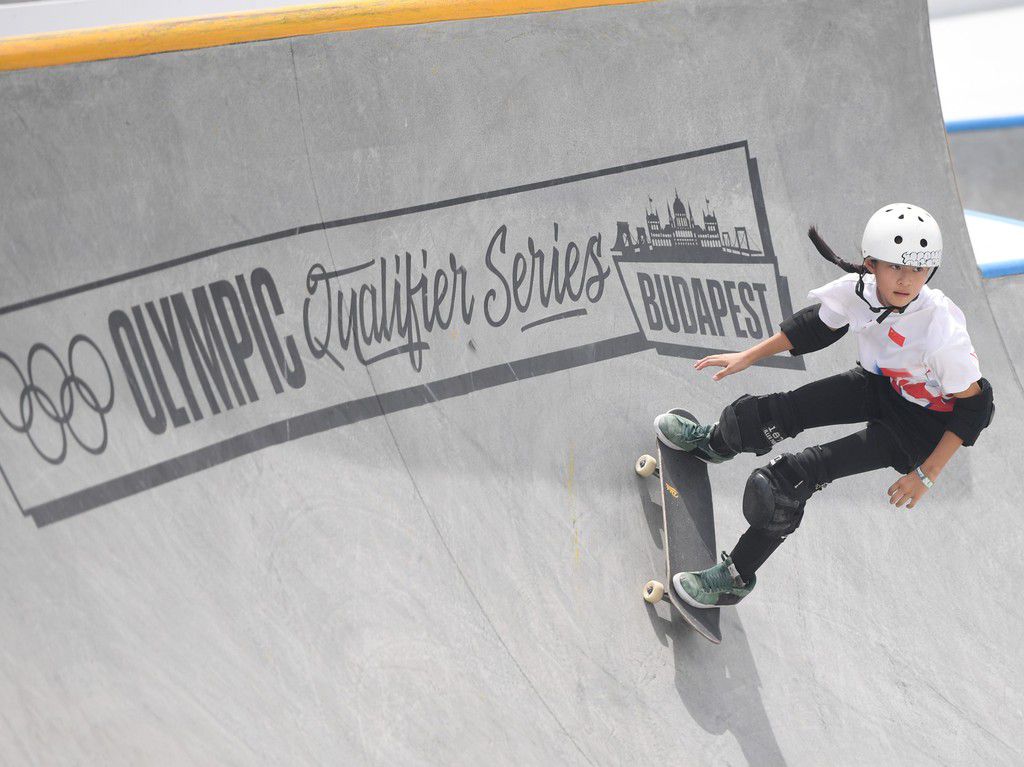 This year's youngest athlete is 11-year-old skateboarder Zheng Haohao.