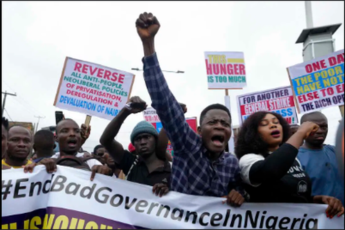 #EndSARS protesters [VMT News]