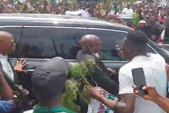 The protesters line the streets in Rivers State on the third day of the nationwide hunger and hardship protest. [Channels TV]