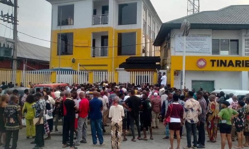 MTN offices besieged as aggrieved subscribers protest over sim blockage.