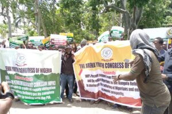 Protesters calling for supply of crude oil to Dangote Refinery [NAN]
