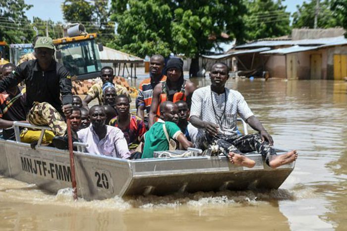 Presidential committee donates ₦1bn to Borno flood victims. [DaybreakNigeria]