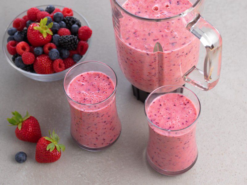Berry and flaxseed smoothie [Driscoll's]