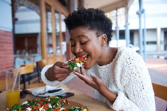 Chew your food thoroughly [AdobeStock]