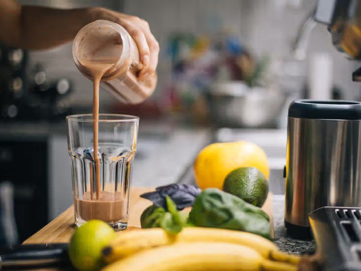 Protein shakes should not be drank before working out [healthline]