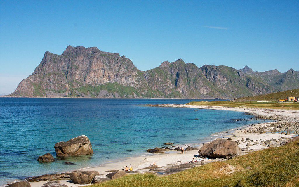 Utakleiv Beach in Norway [WorldBeachGuide]