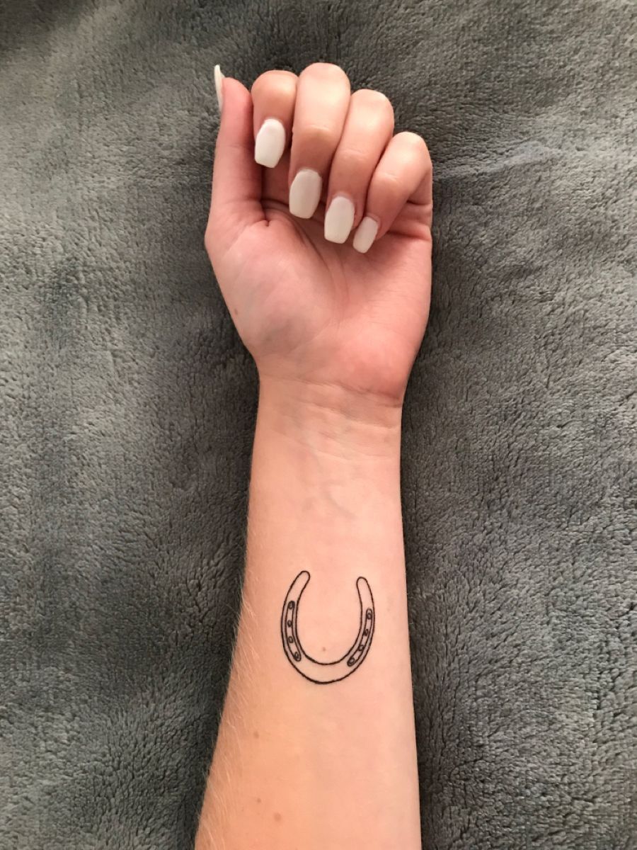 Horseshoe tattoo [Pinterest]