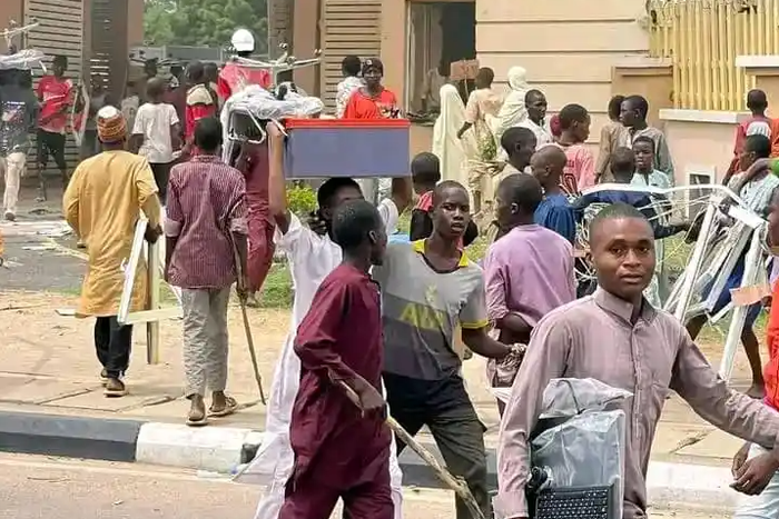 Looting and violence erupt as Kano youths protest with weapons. [Premium Times]