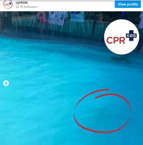 Blue swimsuit almost invisible in water [cprkids/Instagram]