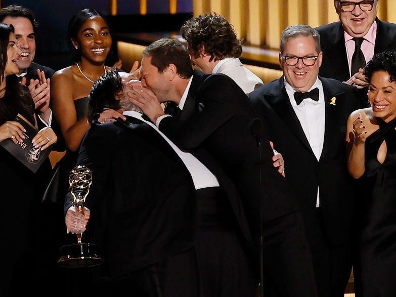 Highlight: Ebon Moss-Bachrach and Matty Mathesons on-stage kiss