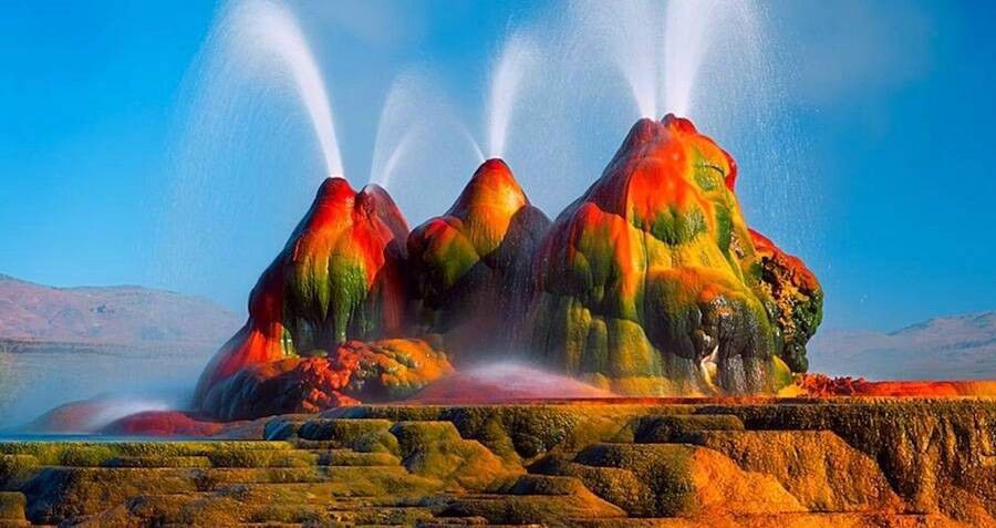 The Fly Geyser [AllThat'sInteresting]