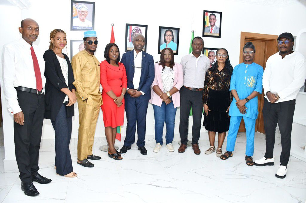 Abidemi Oluwagbenga Sonoiki (FCIB) and team