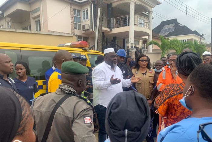 The General Manager of Lagos State Building Control Agency (LASBCA), Gbolahan Owodunni Oki addressing residents of the estate.