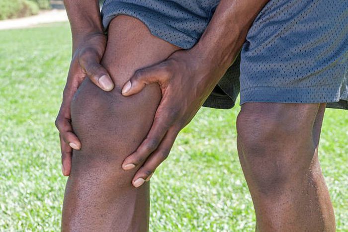 Why knees crack and pop [istockphoto]