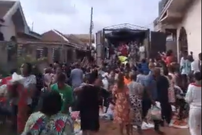 Rice looters in Edo disagree with Police, insist it's diverted palliatives