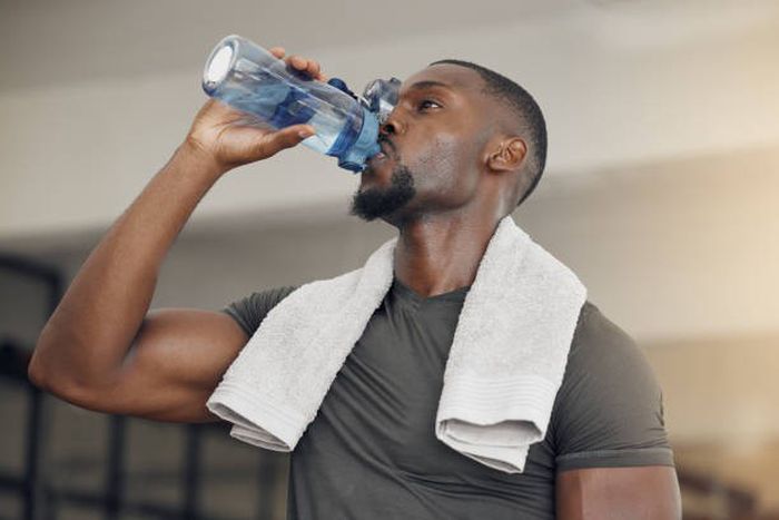 How to clean and how often to clean your water bottle [istockphoto]