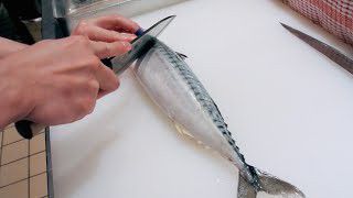 Start by cleaning the fish properly [YouTube]