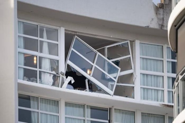 Pilot dies after helicopter collides with Australian hotel rooftop [Yahoo]