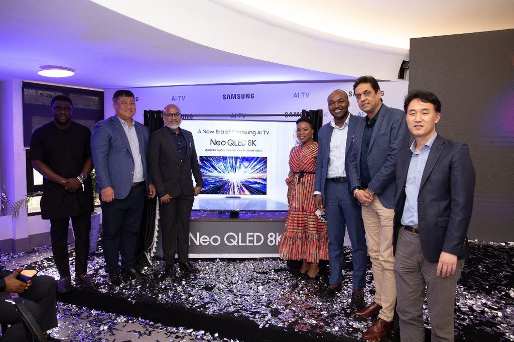 Sunkanmi Olaniyan – TD Africa; Sungwon Jung – CEO, Samsung Electronics West Africa; Ajay Audimulapu – Group Head, Consumer Electronics, SEWA’ Oge Maduagwu – Head of Marketing, Samsung Electronics West Africa; IK Eyisi – Executive Director, SIMS Nigeria...