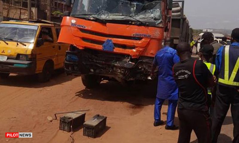 6 die as truck rams into vehicles, pedestrians in Anambra