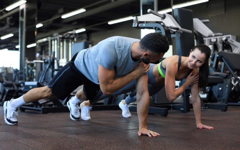 How to approach a girl at the gym [Hussle]