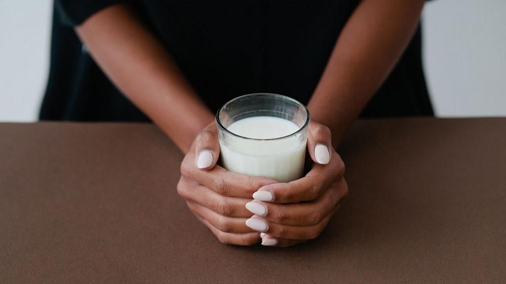 Keep a glass of milk nearby [Pinterest]