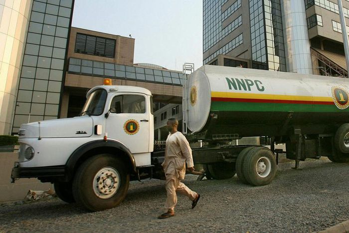 NNPC Ltd eyes an IPO as Uganda seeks $4 billion for refinery