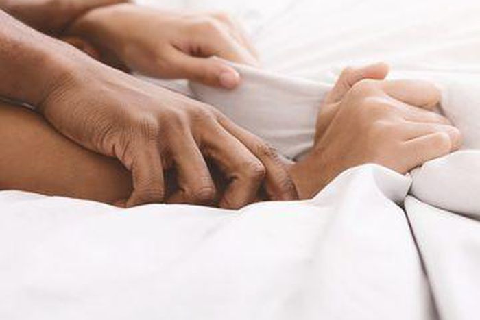 How to make a woman orgasm fast with Kunyaza sex style [Women'shealth]