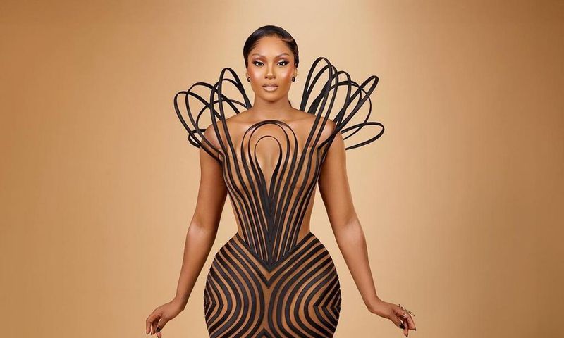 Osas Ighodaro in Veekee James [Instagram]