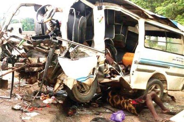 4 injured in Lagos-Abeokuta Expressway accident [Naija News]