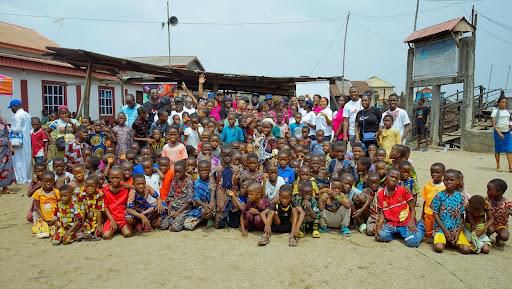 Medplus Cares Foundation and Slum2School visited the Sogunro community.