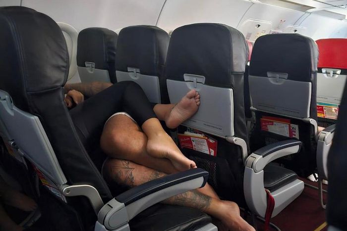 Many people on the internet are angry at the couple [Twitter/@babyibeenajoint]