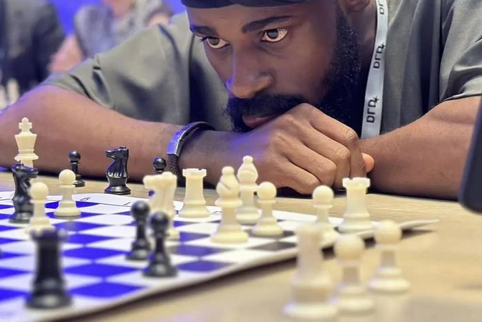 Nigerian chess master, Tunde Onakoya