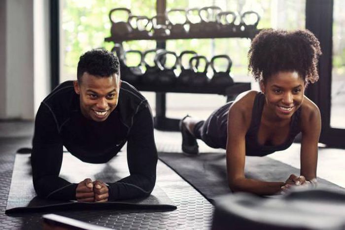 How to approach a girl at the gym [iStock]