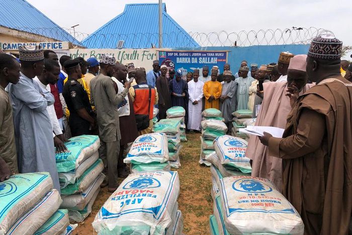 Barau distributes 69 trucks of fertiliser to Kano farmers [SolaceBase]