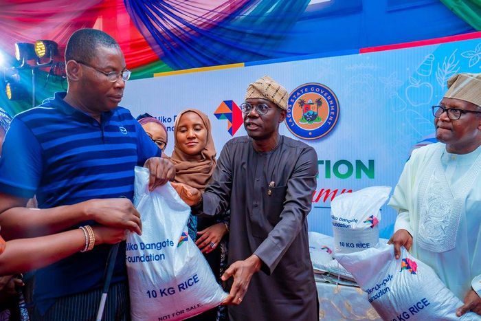 Sanwo-Olu excited as Dangote makes massive food donations to Lagos residents [Twitter:@gbenga_omo]