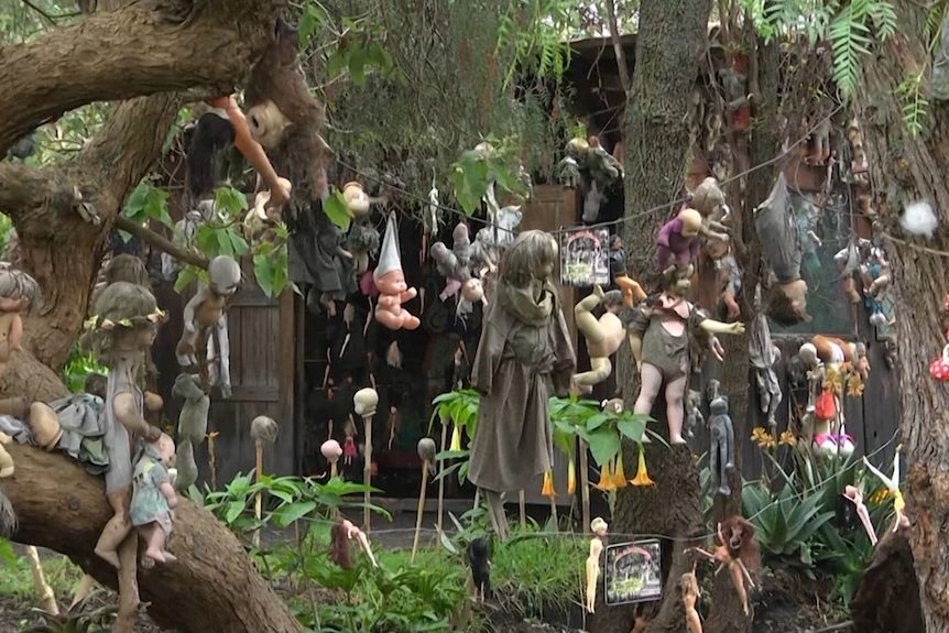 Mexico Island of dolls is one of the creepiest site ever [abc]