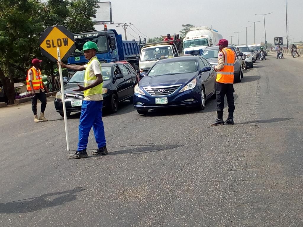 Outbound Lagos traffic diversion to inbound traffic on Lagos-Ibadan Expressway on Tuesday in Lagos. [NAN]
